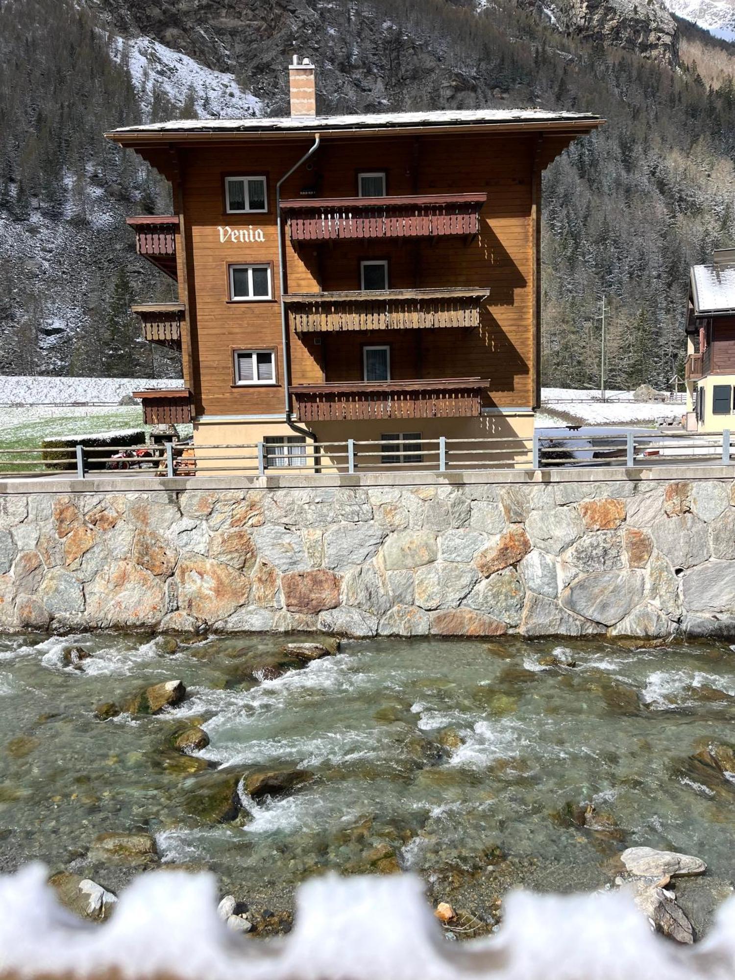Holiday House Laerchenheim Saas-Balen Exterior photo